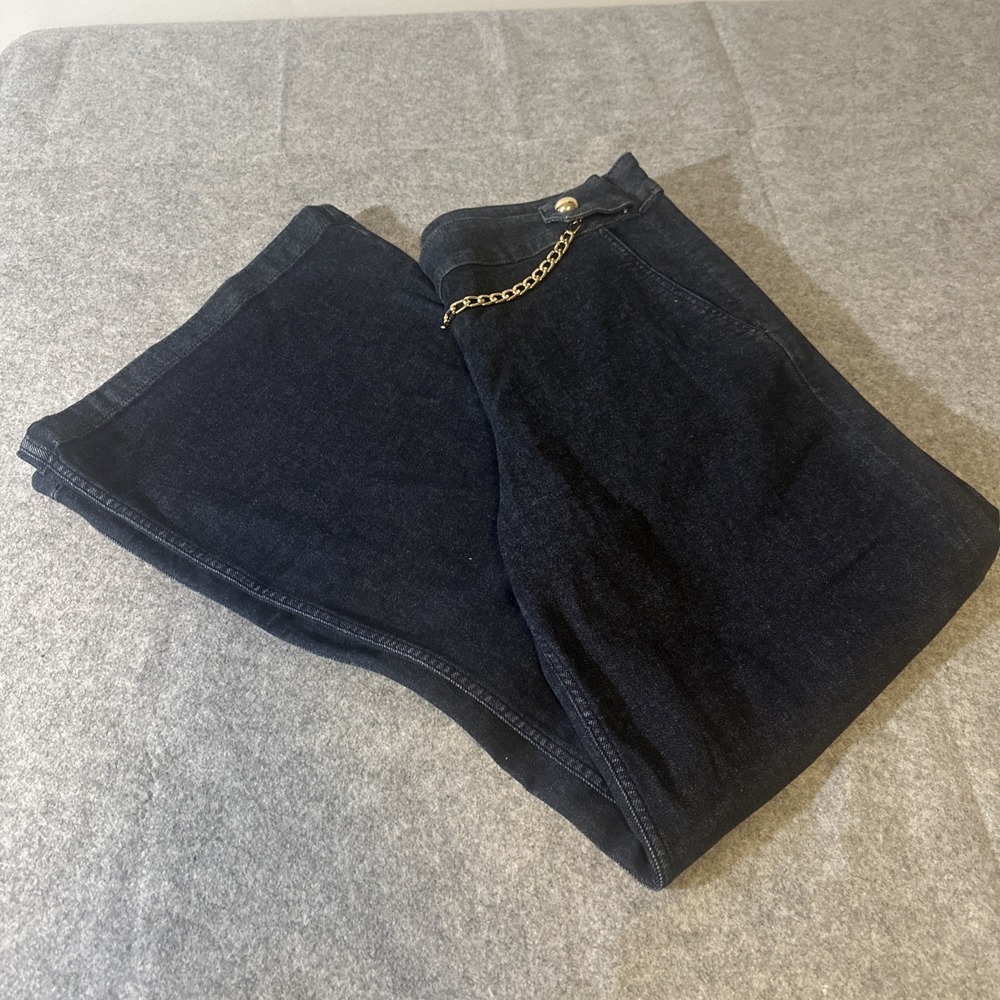 WHBM Extra High Rise Wide Leg Dark Wash W Chain Detail Size 14 Jeans Trousers
